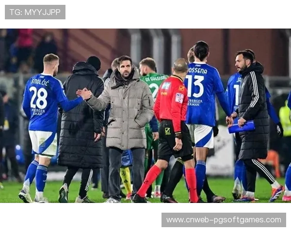 法布雷加斯荣膺月度最佳教练 新战术理念引领球队焕发新活力 法布雷加斯荣膺月度最佳教练 新战术理念引领球队焕发新活力