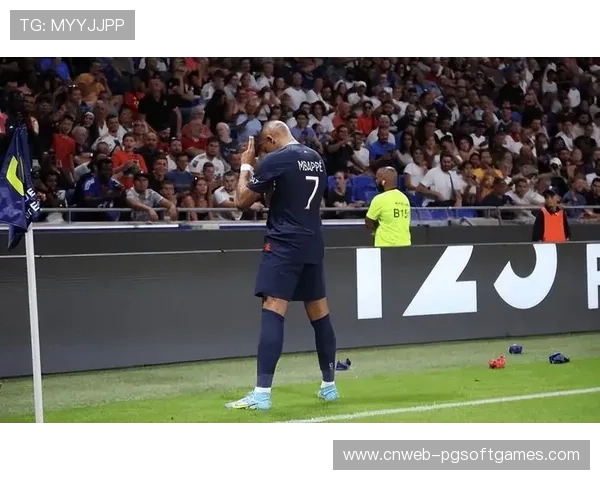 皇马迎战塞维利亚，13场不败纪录下姆巴佩冲击射手榜